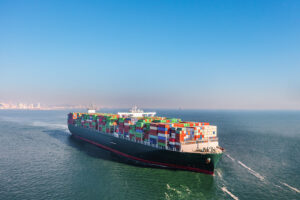 2026年海運(yùn)拼箱費(fèi)用是多少？最新LCL價(jià)格與運(yùn)輸時(shí)效全解析-鑫漢物流